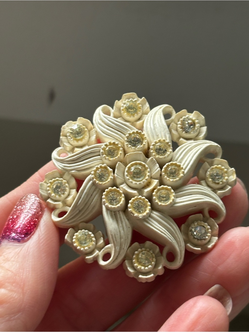 Vintage Off-White Cream Celluloid/Molded Thermoset Floral Rhinestone Brooch